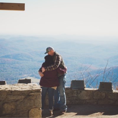 selizabethkelly's profile picture. Jesus lover, Fiancé, Old Soul, WNC 🍃