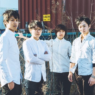ロック界のストーリーテラー。1stミニアルバム『此処になれたら』好評発売中https://t.co/08YCIDjvz9 Vo,Gt ジェイ(@jei_neeting) Ba 翔(@_4strings) Dr ナカノ(@drumnist_nakano)