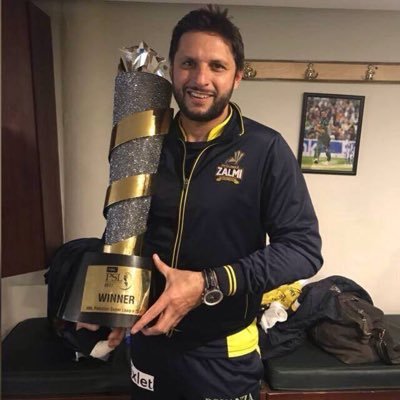 AyeshaMaqbool95's profile picture. #Optimistic #love_Pakistan #love_cricket #writer #novels_reader 💚 #public_speaker