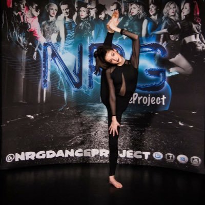 I'm 15, I dance a lot, I can sing, and a very fun person! #EDC (i 🖤dance/broadway)