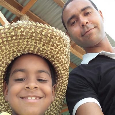 Papá de Stuart *mi otro yo*. Soy YouTuber, Locutor, Comunicador, Voz en Off, Productor de Videos, Bloggero, Nacido en Montecristi, R.D.