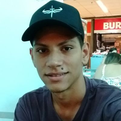 gosto de futbol, filmes, humor, musica, aventuras, boliche.