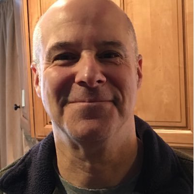 leesmith8800's profile picture. 