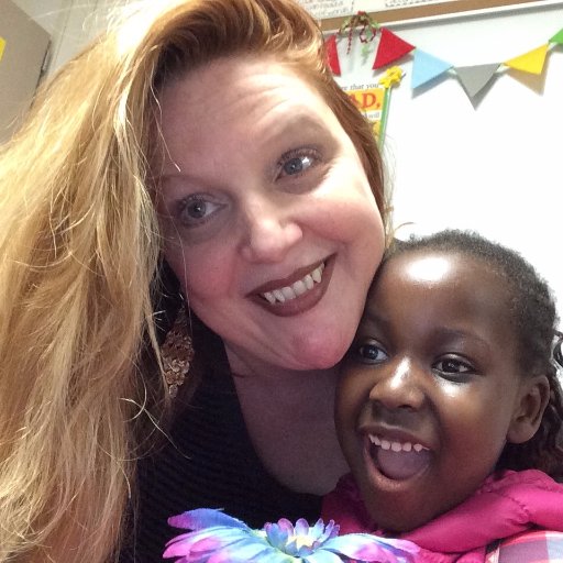 read2liv's profile picture. 