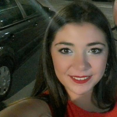 Estudiante de magisterio en Córdoba , gran pasión por la música, los amigos y la fiesta.