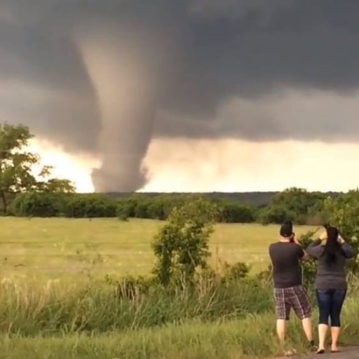 Chasseur d'orages du Québec, Canada Storm chaser | Weather nerd | Cat’s/Fishing/Baseball/Gardening | Lucky Husband | Tweets EN & FR