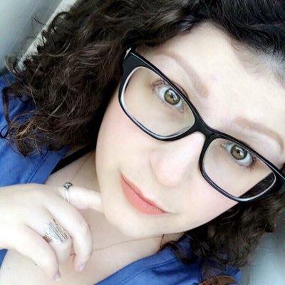 YouTuber/Vlogger: MacKenzie Molaison on YouTube
INSTAGRAM:
k3nzi3ros3
TWITTER:
@MRoseMolaison
SNAPCHAT:
kenzie.rose0422