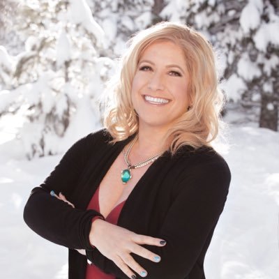Artist, MBA, mermaid, serial leader & customer experience freak. I want it all! #nevadaartist #crcnav #usguys