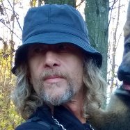 Armonica__'s profile picture. ..tesoro e saggezza di un uomo suoni sempre un po' sciocco alle orecchie di un altro. L'arte della vita sta nell'imparare a soffrire e nell'imparare a sorridere