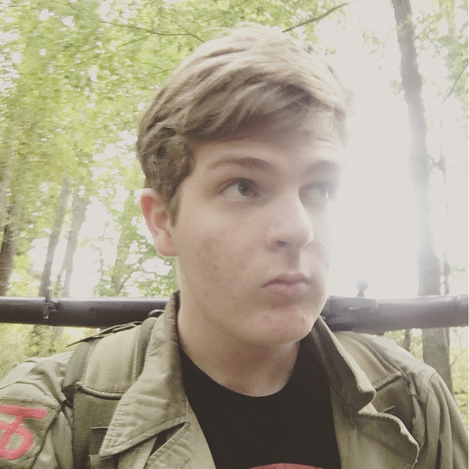 Crackiswhack140's profile picture. Nerd, History Buff, Gamer and Velociraptor