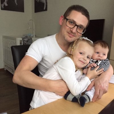 dejadennis's profile picture. gehuwd met Lies, trotse papa van Nina en Sem, darter (DORA) Back2Basic eredivisie, werkzaam in t notariaat familierecht