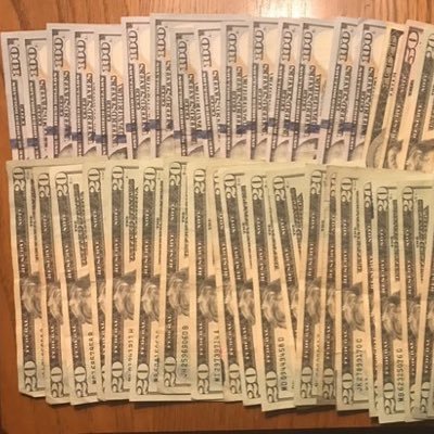 An upper middle class beta male who's loved #findom for 10+ years, I love to spoil gorgeous Women and obey Their every order #findom #addicted #footlover