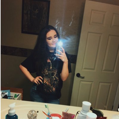 fuxcyeah's profile picture. free your mind. @saviornugs