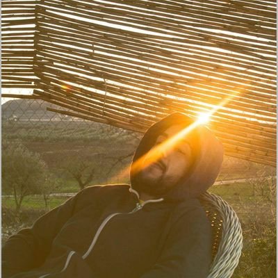 pascualop's profile picture. Del 88. Ingeniero técnico industrial, currando de técnico comercial. Músico, charlatán y cabezón. Con Arena en los bolsillos.