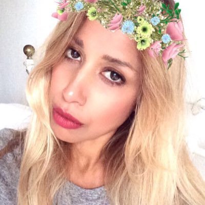 Beauty Blogger. My personal page @Jas_Mattu Instagram: @crushwitheyeliner_