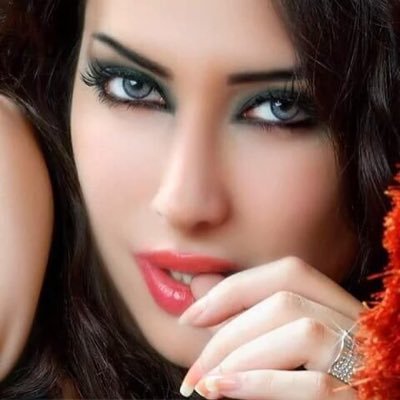 ‏مغتربه في بلاد الغرب / حدودي تويتر / 🎁/احب الصداقه