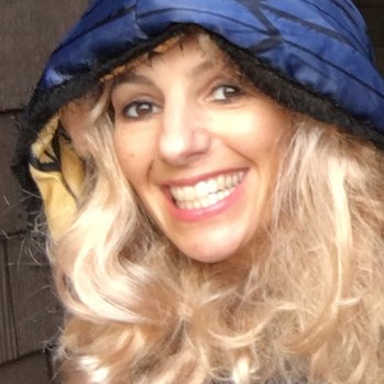 clarabijl's profile picture. Internationally unknown comedian. She/her. Album links in pinned tweet! Some people say this about me: 👍🏼. Not always blond.