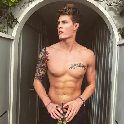 scmecnee's profile picture. Just another guy going through life.