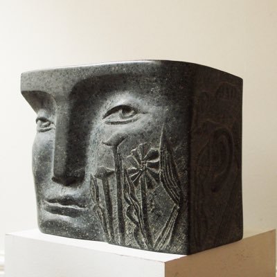 Sculptor and https://t.co/VDlPZrJvBN made in stone,plaster, bronze, paper and wood.Lover of poetry,plants and studios.