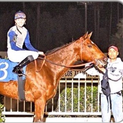 emilymode's profile picture. 