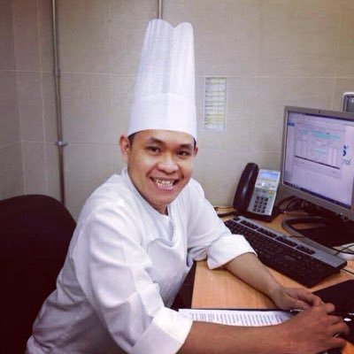 janneramoz's profile picture. Chef on Board ✈️ Indonesian 🇮🇩 Love Cooking, Traveling, Music, Dog, Coffee & Cuba Libre 🥃 Instagram & TikTok: @janneramoz #amosiscooking