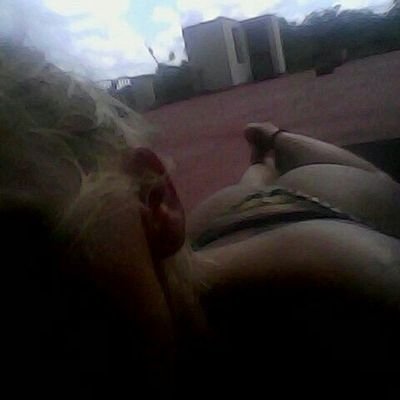 somos una pareja y buscamos otras parejas que esten en el ambito swinger. El tiene 27 ella 34.