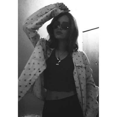 - Facebook: Leticia Jenner
- Instagram: @LettyColleman
-♊ Geminiana
- 👻 LeehColleman
-Rio de janeiro
- Futura Proff de artes.