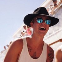 Follow me JB please (@jbaja_bieber) 's Twitter Profile
