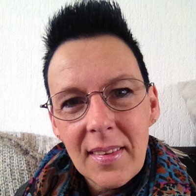 Getrouwd, moeder van 2 kids (23 en 18) hobby's #sport (#voetbal #hitt #wheelen #hardlopen ) #haken  #crochetaddict #crochet Live, love, life