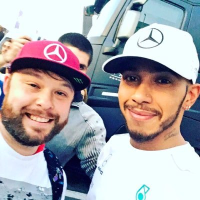 gaznroses's profile picture. Lover of all things F1 and Disney