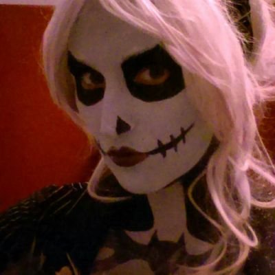 Just a living dead girl looking to keep up with the times. Its not easy being a zombie.
I do my own sfx makeup. On occasion I get some professional work done.