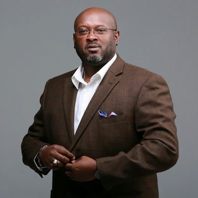 A born leader and entrepreneur. I love helping and inspiring people. I help people change their lives.