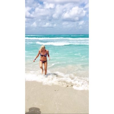 emmreea's profile picture. It's up to you to find beauty in the ugliest days