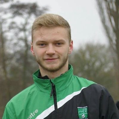 Football Coach ⚽
Stratford Town U18 🟠
UEFA C 🤓
Accountant 👨💻