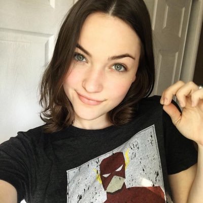 Daughter, Speedster. Formerly from Earth 2, but trying a new life here. A new me. {#TheFlash RP MC21+} {#Pillow}