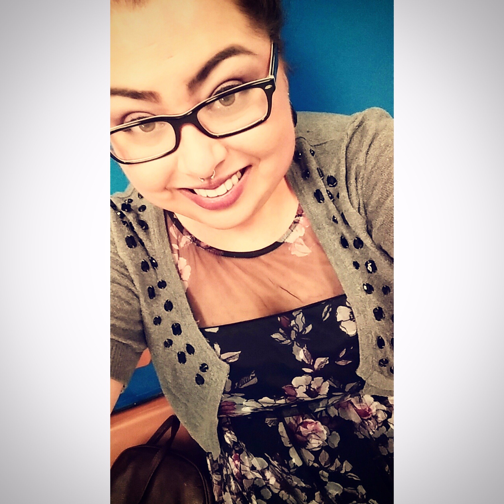 Small town girl. With big dreams. Let's be friends. Snapchat: akirajae-lee
Kik: beth.jord Instagram: akirajaelee