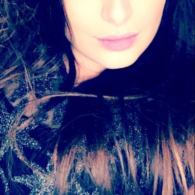 rn0o___'s profile picture. انا شموخي بالمساء : معتلي فوق 💛ٌ ..