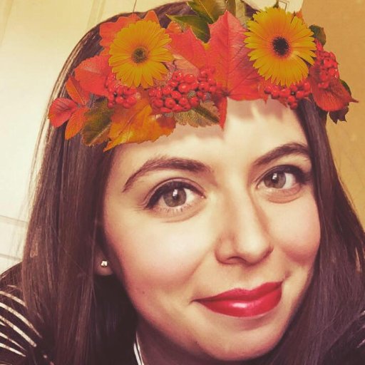 Hi! I'm a quirky, funny girl who's just looking for my little piece of happiness :)