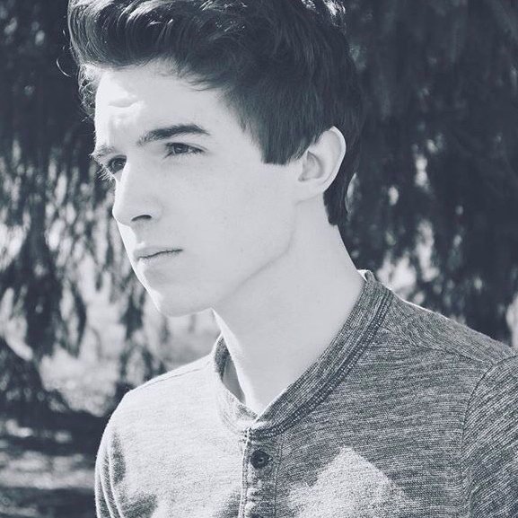 hunter_avalone's profile picture. 