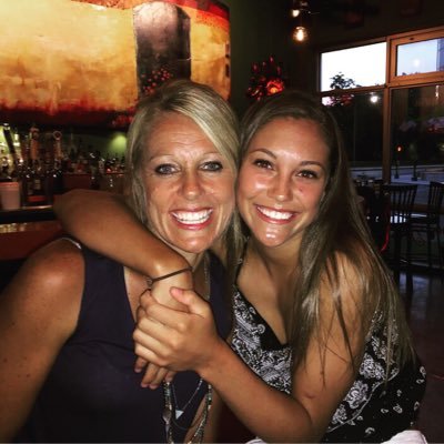 kimharper34's profile picture. 