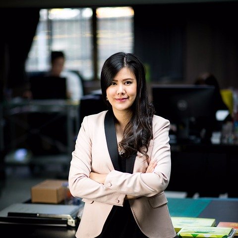 I'm keen on tech innovations, big data, IT, software dev, and digital marketing. Help brands grow and develop.
