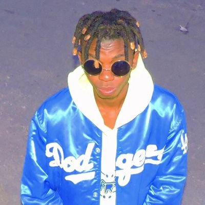 My name is leo fresco
Fasso musica do estilo Rapper sou Natural de Angola (Bié) my crew Sbz (Show boyz)
