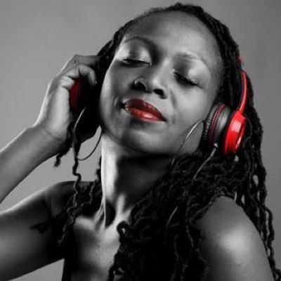 Loving life... shining like the sun... Love me or leave me alone... Host of @HoneyDrop_iLive @iLiveRadio1 🦋 Find me on Bluesky🦋 @lucialoveslife.bsky.social