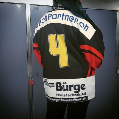 varinyahockey4's profile picture. 