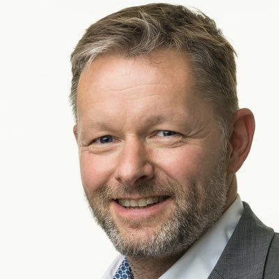 Fyrrum þingmaður og varaformaður Viðreisnar. Sælkeri, áhugaiðnaðarmaður og stjórnmálafræðingur með meiru.