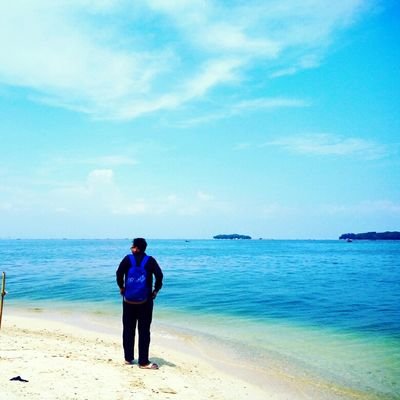 DIMS6594's profile picture. Student of Academy Broadcasting at Bina Sarana Informatika | Berjalan terus dengan harapan di hatimu, dan kau tak akan pernah berjalan sendirian | #YNWA