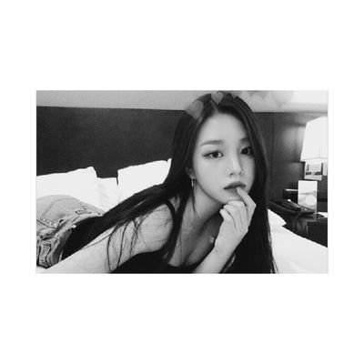 rpgwith_mily's profile picture. DOMINIQUE NIQUE NIQUE S'EN ALLAIT TOUT SIMPLEMENT ROUTIER PAUVRE ET CHANTANT