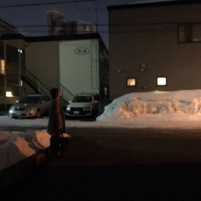 雪が降る北海道で育ち、寒い中乾燥肌が目立つという時にマシュマロのような肌をゲットできた潤二です。数々のブツブツでボロボロのニキビ肌で悩んでる人々に、ニキビ1つもないサラサラでモチモチなマシュマロ肌にさせた方法を知りたい人は私のブログを読んでみてください。