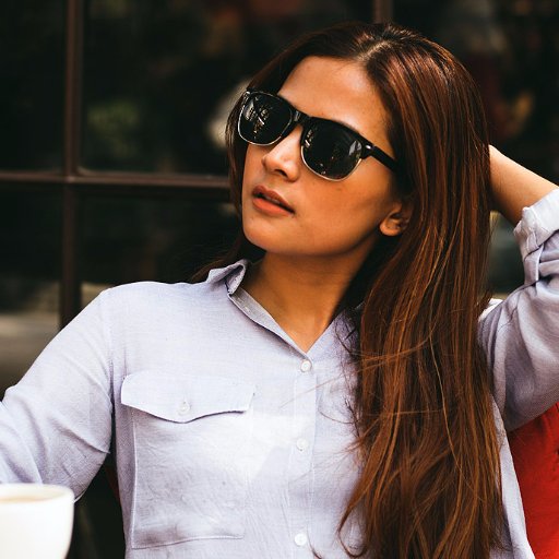 Hi it's me, Charlotte Arigni (are-een-ye), but you can call me Lotti for short. I'm a professional copywriter who started her own blog for fun.