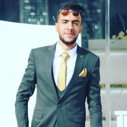 ammar_yassir95's profile picture. إِنَّكِ الأُولَى .. وَ مَا يتبقّى مِن نسَاءِ الأرضِ ذرَّات رِمالْ !*